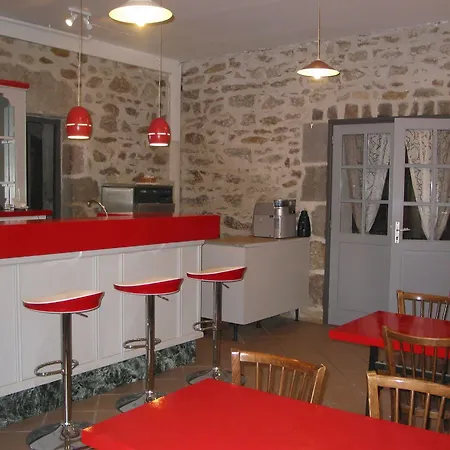 فندق Le Dristan Saint-Floret